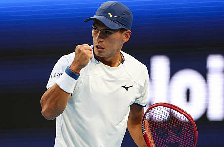 Sebastián Báez Australian Open hard court analysis